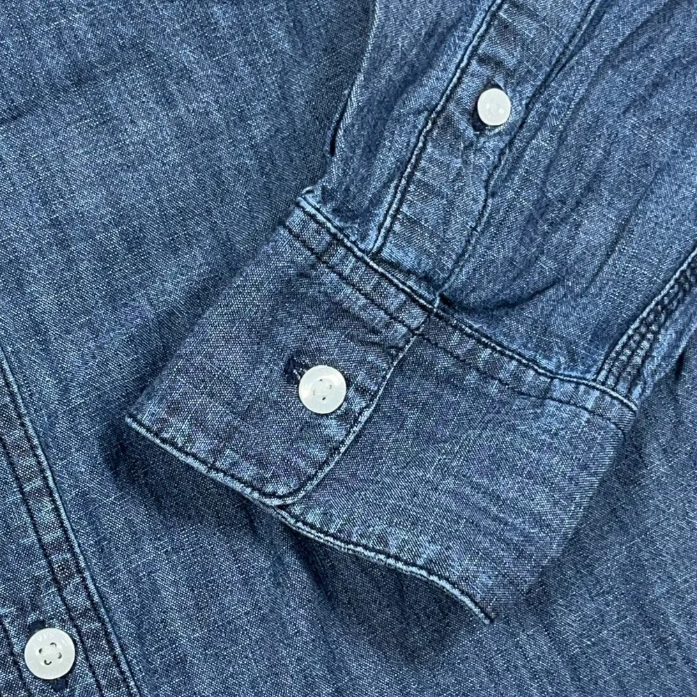 Levis includes item